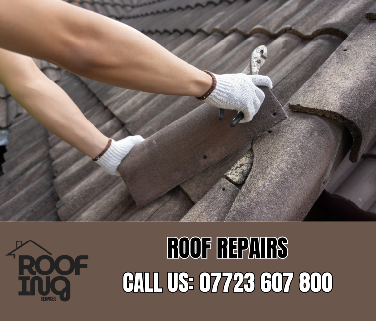 Professional roof repair services in Fowey